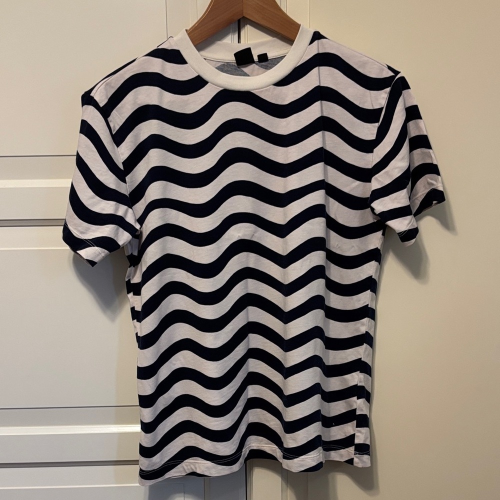 Marimekko Uniqlo Navy & White Wave Stripe Short Sleeve Tee